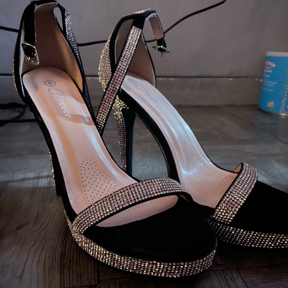 Black & Bling Forever Heel size 8! - Picture 3 of 4